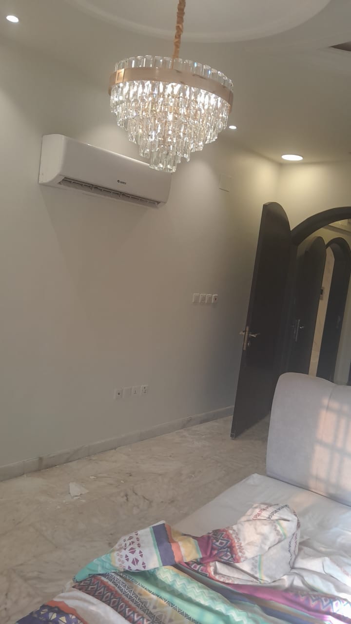 معلم دهانات جدة ينفذ أعمال دهان احترافية داخلية وخارجية