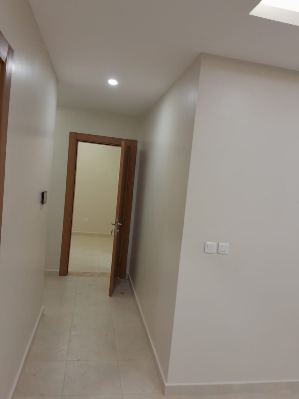 معلم بوية في جدة يقدم دهانات داخلية بأسعار مناسبة وجودة عالية وتشطيب احترافي