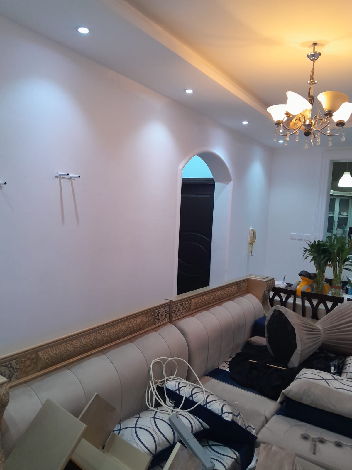 معلم بوية جدة يقدم أعمال دهان بسرعة ودقة عالية مع تشطيبات احترافية داخلية وخارجية