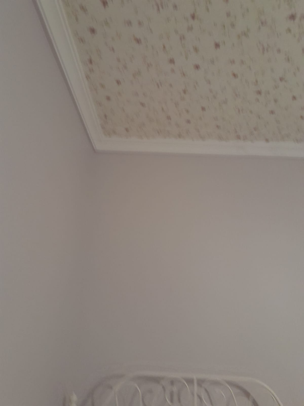 فني بوية جدة بخبرة ينفذ أعمال دهانات داخلية وخارجية بجودة عالية وتشطيب احترافي